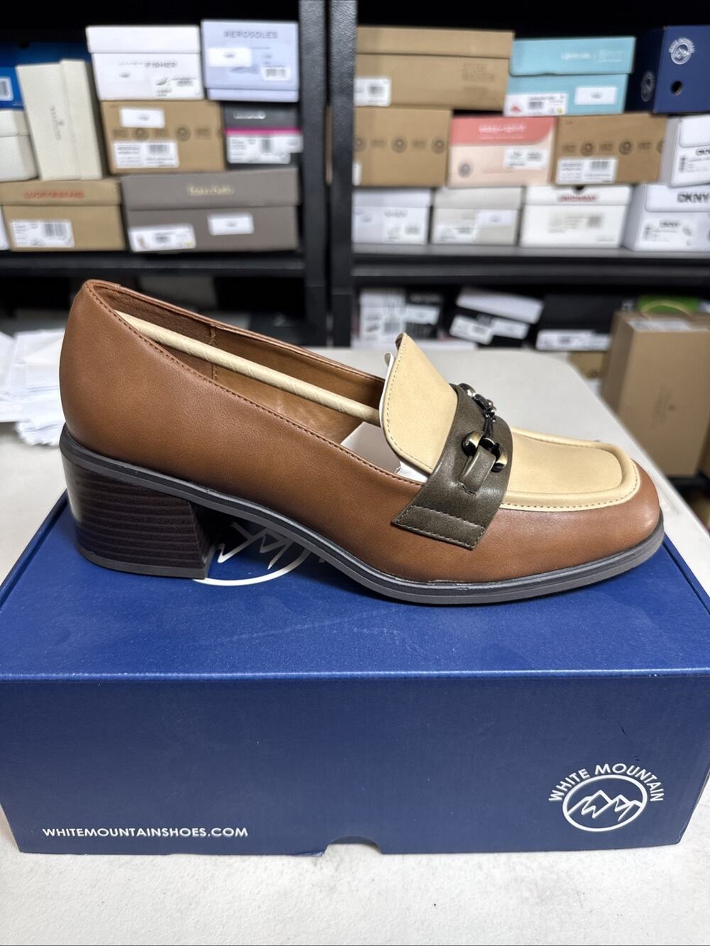 Women 10 White Mountain Women's Nacho Heeled Loafers Brown/White/Black